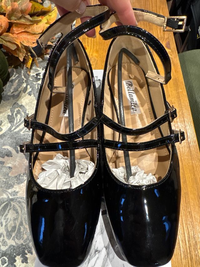 Ballerine nere lucide con cinturini
