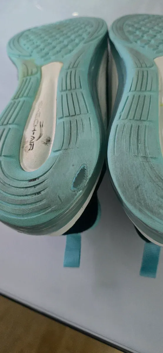 Zapatillas deportivas negras y moradas talla 39