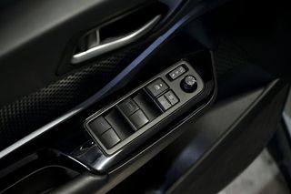 Toyota C-HR   1.8 125H Advance 