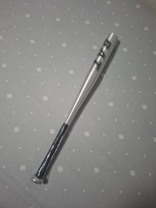 II - Bates de Bésbol Azul y Gris