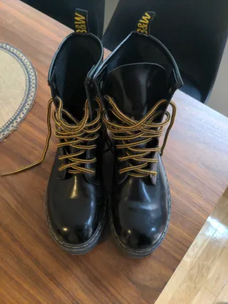 Botas estilo Dr. Martens Talla 39 Negras
