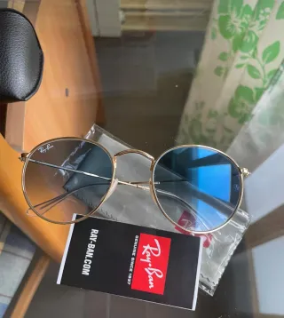 Gafas de Sol Ray-Ban. 
 Original Doradas y Azules