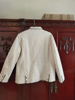 Chaqueta acolchada beige
