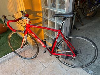 Bicicleta de carretera Specialized Roja