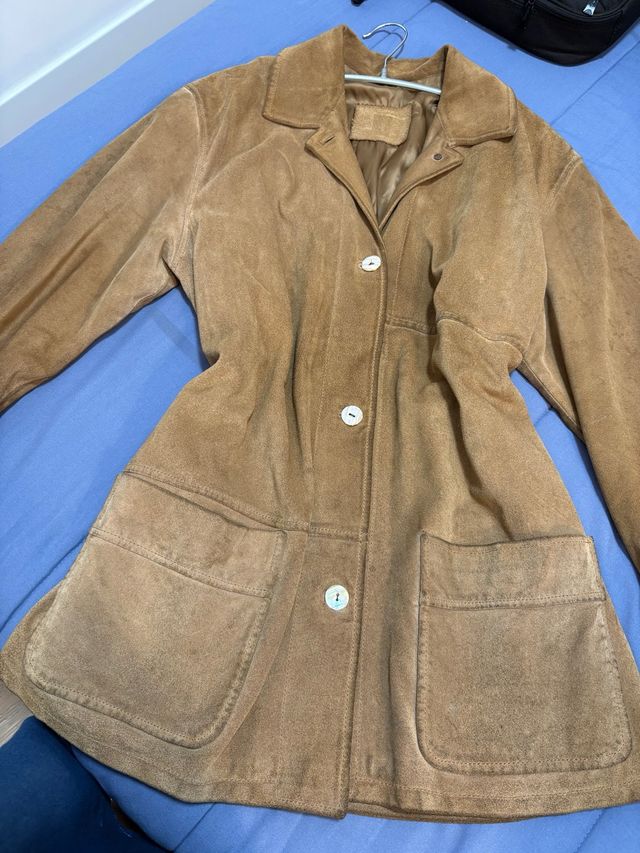 Chaquetón de ante camel