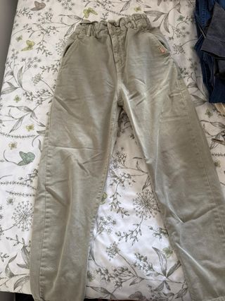 Pantalón Zara verde