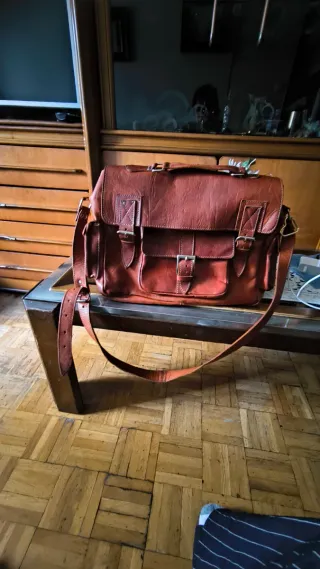 Bolso de cuero marrón
