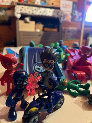 Lote Figuras i vehiculos pj mask