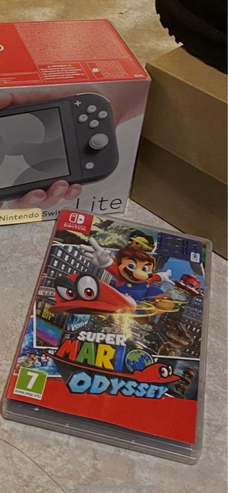 Nintendo Switch Lite + gioco Mario galaxy e party