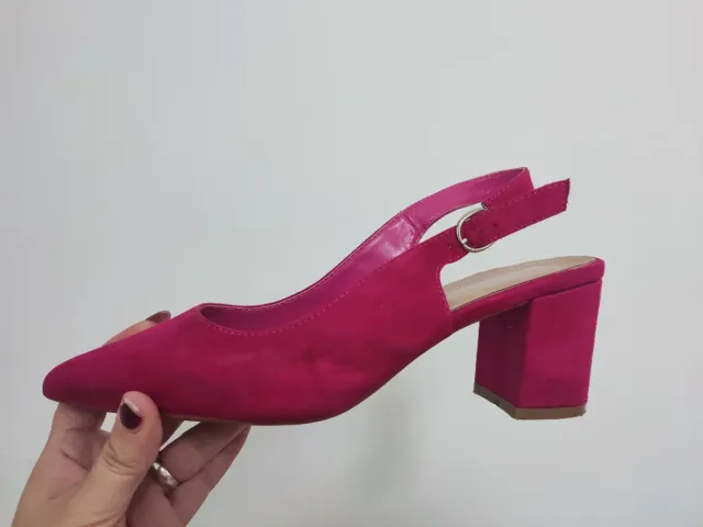 Zapatos de tacón rosa