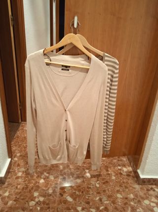 2 chaquetas: beige y verde oliva a rayas blanco ro