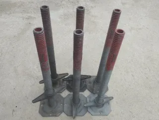 Patas para andamio Layher