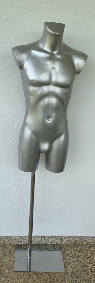 Maniquí Torso Hombre Plata con Pie. torso mujer.