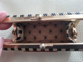 Funda estuche barra labial Fendi