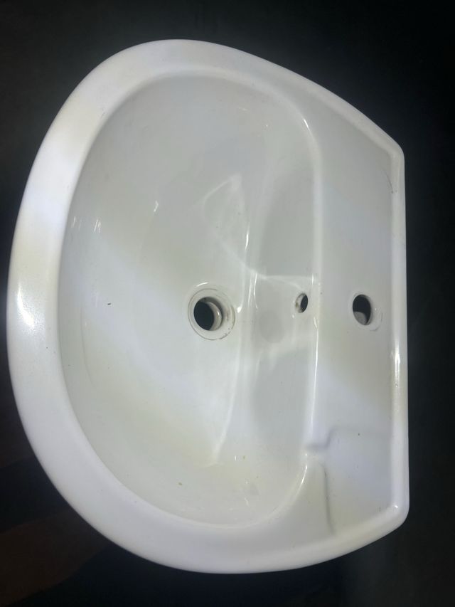 Pack 2 Lavabos Blancos con Pie uno con grifo