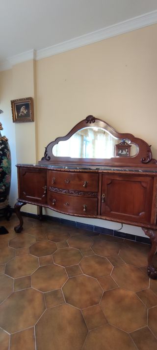 Aparador antiguo madera maciza con espejo