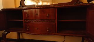 Aparador antiguo madera maciza con espejo