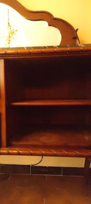 Aparador antiguo madera maciza con espejo