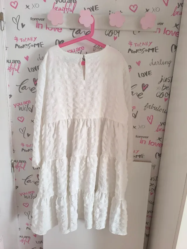 Vestido Zara blanco con volantes