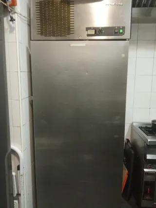 Nevera grande hostelería