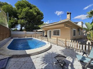 Chalet en venta en Los Balcones - Los Altos del Edén en Torrevieja