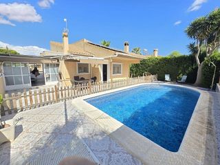 Chalet en venta en Los Balcones - Los Altos del Edén en Torrevieja