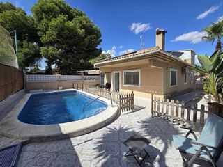 Chalet en venta en Los Balcones - Los Altos del Edén en Torrevieja