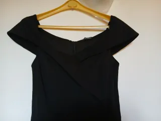 Abito nero spalle scoperte tg L XL elastico 