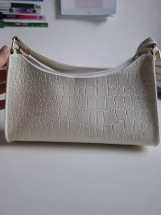 Bolso blanco efecto piel cocodrilo
