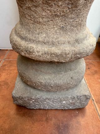 Columna de piedra antigua S. XVIII