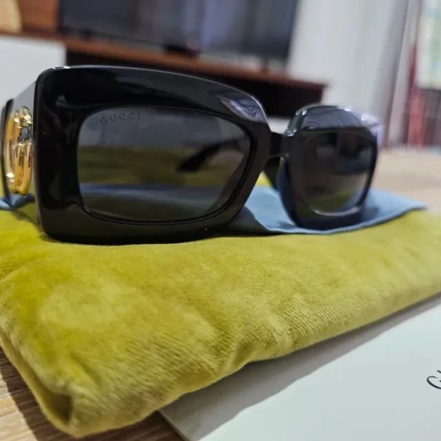 Gafas de Sol Gucci Originales Negras y Doradas