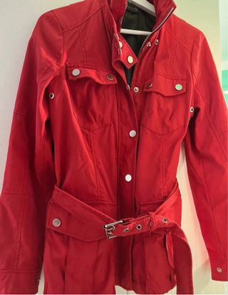 Chaqueta Zara Roja Impermeable Talla M
