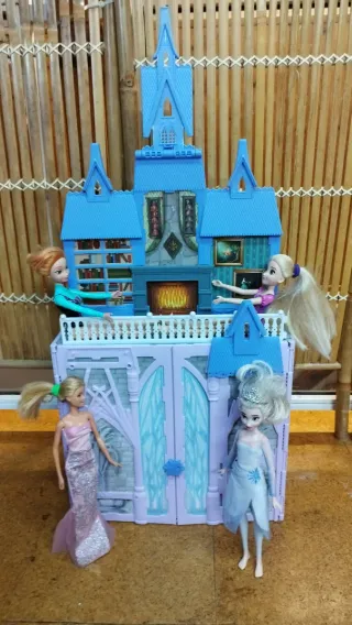 Castillo de Frozen con muñecas
