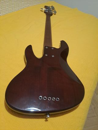 Bajo Sire Marcus Miller V5-24 5 cuerdas