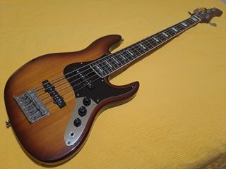 Bajo Sire Marcus Miller V5-24 5 cuerdas