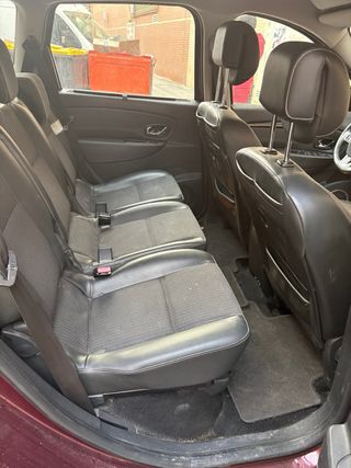Renault Scenic 2012