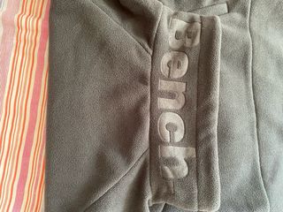 Sudadera Bench Negra con Bolsillos
