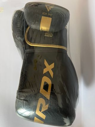 Guantes de boxeo RDX negros y dorados