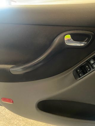 Rejilla y panel puerta SEAT Toledo