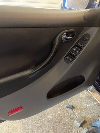 Rejilla y panel puerta SEAT Toledo
