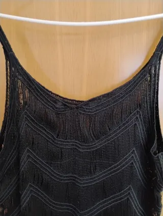 Camiseta tirantes hilo flecos negra