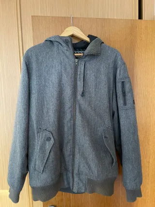 Chaquetas carhatt L y Vans M usadas para hombre