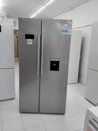 Nevera Beko Americana altura 1.79 con garantía 