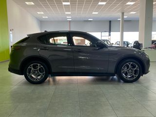 Alfa Romeo Stelvio Sprint 2.2D 160CV EAT8 EL TOP!!