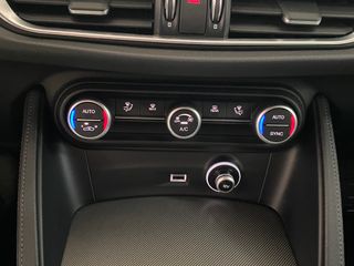 Alfa Romeo Stelvio Sprint 2.2D 160CV EAT8 EL TOP!!
