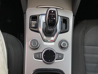Alfa Romeo Stelvio Sprint 2.2D 160CV EAT8 EL TOP!!
