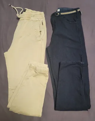 Pantalones beige y azul