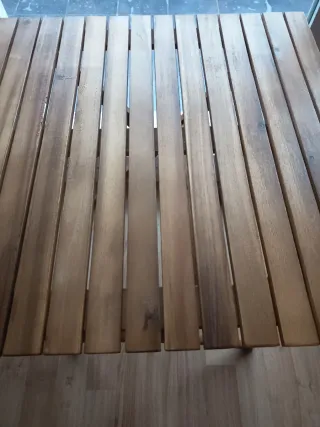 Mesa de terraza Sklum madera.
