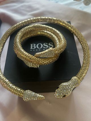 Collar y pulsera serpiente dorada