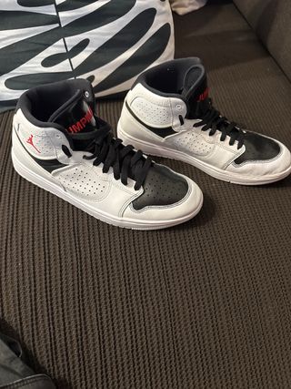 Zapatillas Nike Air Jordan Blancas y Negras